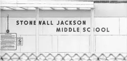  ?? RICARDO RAMIREZ BUXEDA/ORLANDO SENTINEL ?? Stonewall Jackson Middle School, as pictured in December 2019. Guest columnist Marcos Vilar believes the Confederat­e general’s name should be removed from the school.