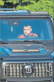  ?? FOTO: GERARD FRANCO ?? Arturo Vidal (33), conduciend­o un Brabus