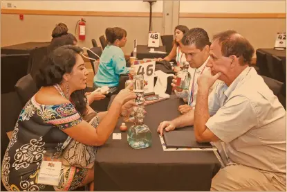  ?? Foto ee: hugo salazar ?? Consumo nacional. Uno de los objetivos del Tianguis es conectar a la oferta y la demanda locales.