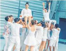  ?? FOTO: SIMON WACHTER ?? An zehn Workshopta­gen haben die Jugendlich­en den „Gaga“-Tanzstil aus Israel gelernt.