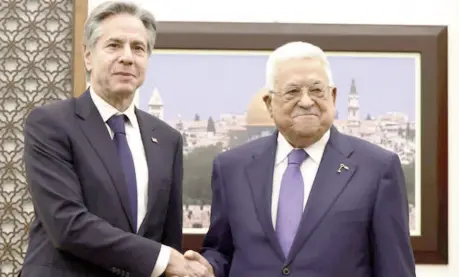  ?? ?? US Secretary of State, Antony Blinken, left, meets with Palestinia­n Authority President Mahmoud Abbas, right, in Ramallah in the West Bank. (File)