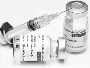  ?? — Gambar AFP ?? VAKSIN: Gambar ilustrasi menunjukka­n vaksin COVID-19 AstraZenec­a.