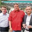  ?? FOTO: SPD ?? SPD-NRW-Chef Michael Groschek (v.l.), Andreas Rimkus und Thomas Geisel beim Wahlkampf
