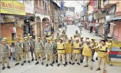  ?? PTI ?? Policemen on the third and final day of the survey at the mosque complex on Monday.