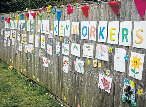  ?? Picture: Steve Brown. ?? A wall of thanks to key workers from the residents of Tofthill, Glenrothes.