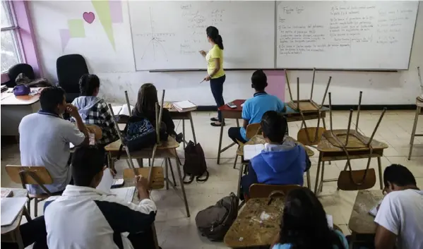  ??  ?? El Régimen de Capitaliza­ción Colectiva del Magisterio Nacional cubre a 101.502 docentes, de los cuales la mayoría son funcionari­os del Ministerio de Educación Pública. La auditoría mostró que el sistema iniciará un proceso de deterioro a partir del 2032.