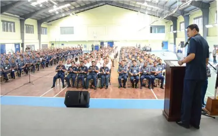  ?? Ric Sapnu ?? MY BROTHER’S KEEPER. Chief Superinten­dent Joel Napoleon Coronel, Police Regional Office III director, delivers his message during the launch of ‘My brother’s keeper’program. At least 500 policemen from different provincial and city police offices attended the activity.—