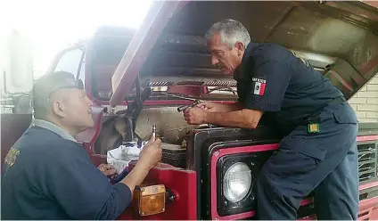  ??  ?? RADIADOR NO tenía agua y la batería estaba descargada