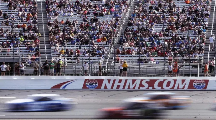  ?? Ap File pHotos ?? MORE FANFARE: New Hampshire Motor Speedway announced Thursday it will welcome fans for the Foxwoods Resort Casino 301 on Aug. 2. Below, Kevin Harvick celebrates after winning the 2018 race at New Hampshire Motor Speedway.