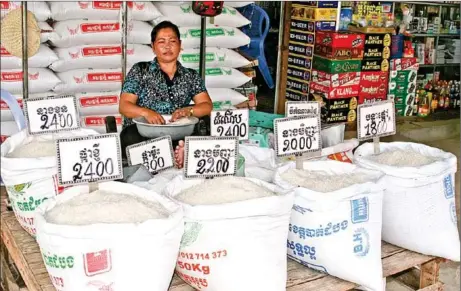  ?? POST PIX ?? The price of Cambodian fragrant rice exported to the Chinese market currently stands at between $920 and $930 per tonne, compared with $1,150 and $1,200 per tonne for Thai fragrant rice.