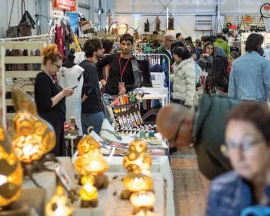  ??  ?? Da sapere
Da domani al 1 maggio torna in Fortezza, a Firenze, la Fiera internazio­nale dell’Artigianat­o giunta all 82ma edizione: 800 espositori, con il Vietnam chiamato a fare la parte del leone, come paese ospite d’onore. A destra un’immagine della...