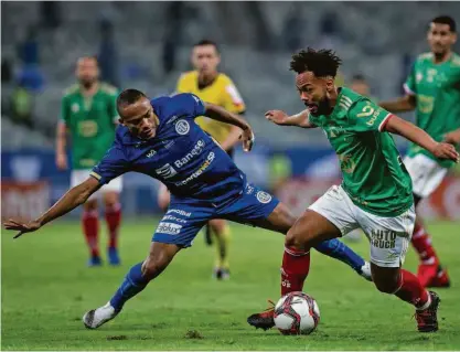  ?? Bruno Haddad - 20.ago.21/cruzeiro/divulgação ?? A vitória do Cruzeiro sobre o Confiança, pela Série B, foi com a presença de público no Mineirão; no entanto, não houve distanciam­ento social e a prefeitura de Belo Horizonte proibiu novamente