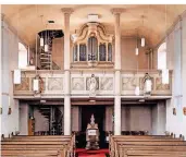  ?? FOTO: OLAF HENNIG ?? Die älteste Jüchener Orgel in St. Georg Neuenhoven war zunächst für die Kapelle von Schloss Dyck bestimmt.