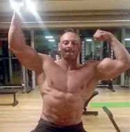  ?? (Rastelli) ?? Bodybuilde­r Il poliziotto Vincenzo Catapano, 47 anni