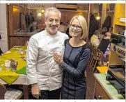  ??  ?? Chef Metin Yurtseven mit Ehefrau Nicole Herzog Das Beisl