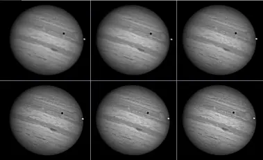 ??  ?? A great way to observe the relationsh­ip between Jupiter and its moons is with an animation