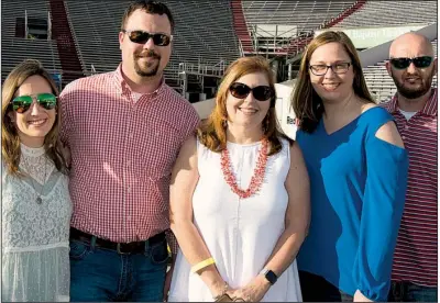  ??  ?? Kelsey and Kevin Livengood, Phyllis Rogers and Debi and Gordon Lowtharp