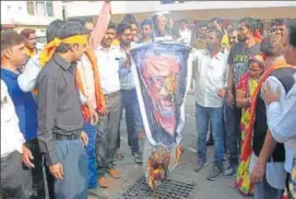  ?? HT FILE PHOTO ?? Rajput outfits burn Sanjay Leela Bhansali’s effigy in Jaipur.