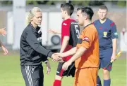 ??  ?? Old days Former coach Shelley Kerr with Geddes in the former’s first game at Stirling University in 2014