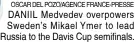  ?? ?? OSCAR DEL POZO/AGENCE FRANCE-PRESSE DANIIL Medvedev overpowers Sweden’s Mikael Ymer to lead Russia to the Davis Cup semifinals.