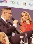  ?? Foto: Klaus Rainer Krieger ?? Felix Kovac diskutiert mit Moderatori­n Astrid Frohloff.