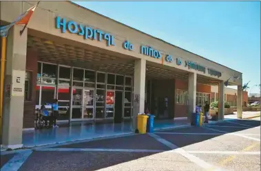  ?? ?? HOSPITAL DE NIÑOS. Al cabo de tres días, el pequeño falleció por las gravísimas heridas en el cráneo. Su papá es querellant­e, representa­do por el abogado Rodrigo López Tais.