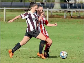  ??  ?? Swifts’ Annemieke Verstraten competes with Cambridge’s Abby Cook during a June 25 match. Swifts play in the Waikato Women’s Knockout Cup semi-final on August 13.