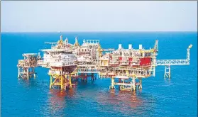  ?? BLOOMBERG NEWS ?? So far, the public sector exploratio­n and production companies were able to sell the domestical­ly produced crude oil to government refineries.