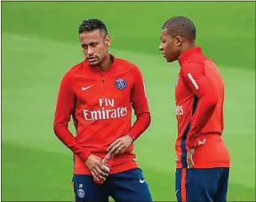 ??  ?? Neymar et Kylian Mbappé sont tous les deux équipés par Nike.