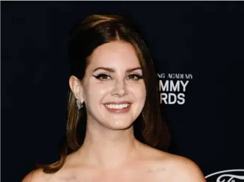  ?? (Getty) ?? Singer- songwriter Lana De l Rey is unhappy with the G l astonbury l ine - up announceme­nt