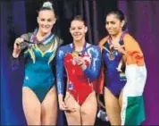  ?? TWITTER ?? Aruna Reddy (right) with the gold and silver medal winners.