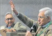  ?? RAVI KUMAR/HT ?? Mani Shankar Aiyar and Karan Thapar at the Khushwant Singh Literary Festival in Kasauli on Saturday.