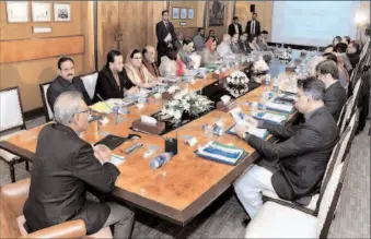  ?? -APP ?? President Dr. Arif Alvi chairing the 2nd meeting of the Federal Task Force on Population at the Aiwan-e-Sadr.