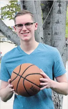  ?? VICTORIA NICOLAOU
TORSTAR ?? Kiefer Sonnenberg didn't let a diagnosis of type 1 diabetes at age 10 prevent from playing several sports, including basketball.