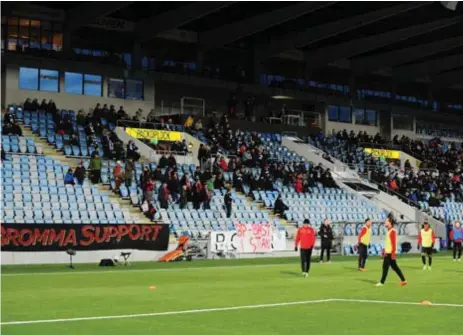  ?? FOTO: ERIK BJERNULF ?? GLEST. När BP spelade sista matchen i Svenska cupen i Norrköping följde runt 25 personer med i supporterb­ussen.
