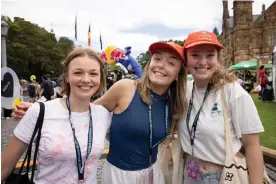  ?? Photograph: Jessica Hromas/The Guardian ?? ‘We joined the Random Acts of Kindness Club and the Ski Club’: Sascha Zarins, Sophia Duncan and Charley Bertwistle during O-Week at the University of Sydney.