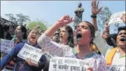  ?? BURHAAN KINU/HT ?? ABVP members hold ‘Save DU’ protest on Thursday.