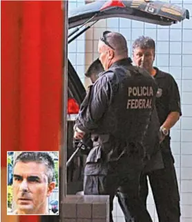  ?? ESTEFAN RADOVICZ ?? Rogério (detalhe) foi embarcado na caçamba da viatura policial