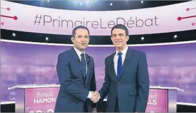  ?? POOL / REUTERS ?? Benoît Hamon y Manuel Valls, en el debate televisivo
