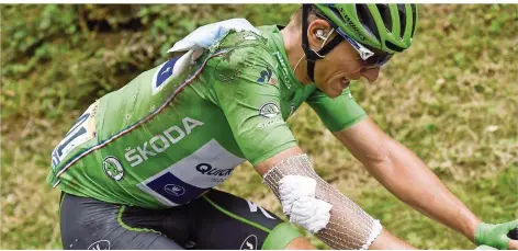  ?? FOTO: PACHOUD/AFP ?? Marcel Kittel musste gestern aufgeben. Nach einem Sturz beendete er die Tour – ein extrem bitterer Moment für den bisher überragend­en Sprinter.