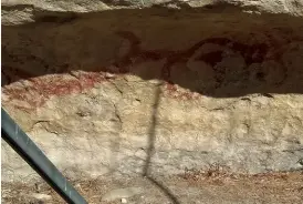  ??  ?? Below right: Takiroa Maori Rock Art.