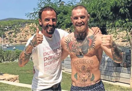  ??  ?? Jeff thomson, left, has cut the hair of A-list stars, including UfC superstar Conor Mcgregor.