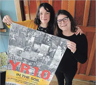  ?? JOHN LAW
THE NIAGARA FALLS REVIEW ?? Artistic director Deanna Lynn Jones, left, and artistic producer Annie Wilson are ready to celebrate 10 years of In the Soil.
