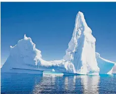  ?? FOTO: PLANTOURS ?? Eisberge vor blauem Himmel – ein tolles Naturerleb­nis