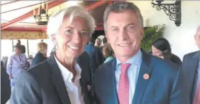  ??  ?? Lagarde mantuvo un breve encuentro con Macri en Charlevoix, Canadá, el mes pasado