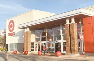  ?? LISA VERNON SPARKS/STAFF ?? The grocery area of the Target at the Peninsula Town Center in Hampton will remain closed until it is free of pests.