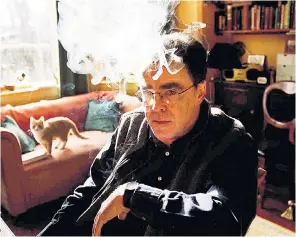  ??  ?? Carson in his Belfast study in 1999: he won both the TS Eliot and the Forward prizes