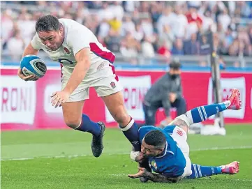  ?? ?? CARRYING POWER: Jamie George scores England’s third try in the victory over Italy.