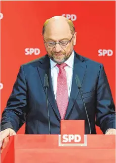  ?? FOTO: AFP ?? „Ich bin enttäuscht“, sagte SPD-Chef Martin Schulz, als die Ergebnisse der Wahl in Schleswig-Holstein bekannt wurden. Dennoch gab er sich zuversicht­lich für die kommende Wahl in Nordrhein-Westfalen.