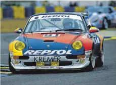  ?? FOTO: PORSCHE ?? Erfolgreic­h auch auf der Rennpiste: der kraftstrot­zende 911 GT2 in Le Mans im Jahr 1995.